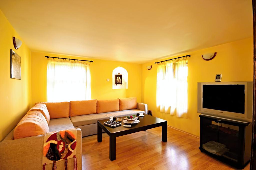 Private 4Br-2Ba Guest House Dryanovo With Pool And Free Parking Zewnętrze zdjęcie